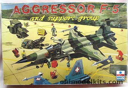 ESCI 1/48 Aggressor F-5E with Ground Support Group and Base (Red Box), 4079  plastic model kit